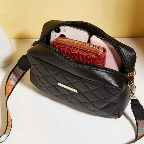 NWOT BLACK  Quilted w/ Multicolor LOVE Strap Purse Small/Med Bag - Picture 7 of 7